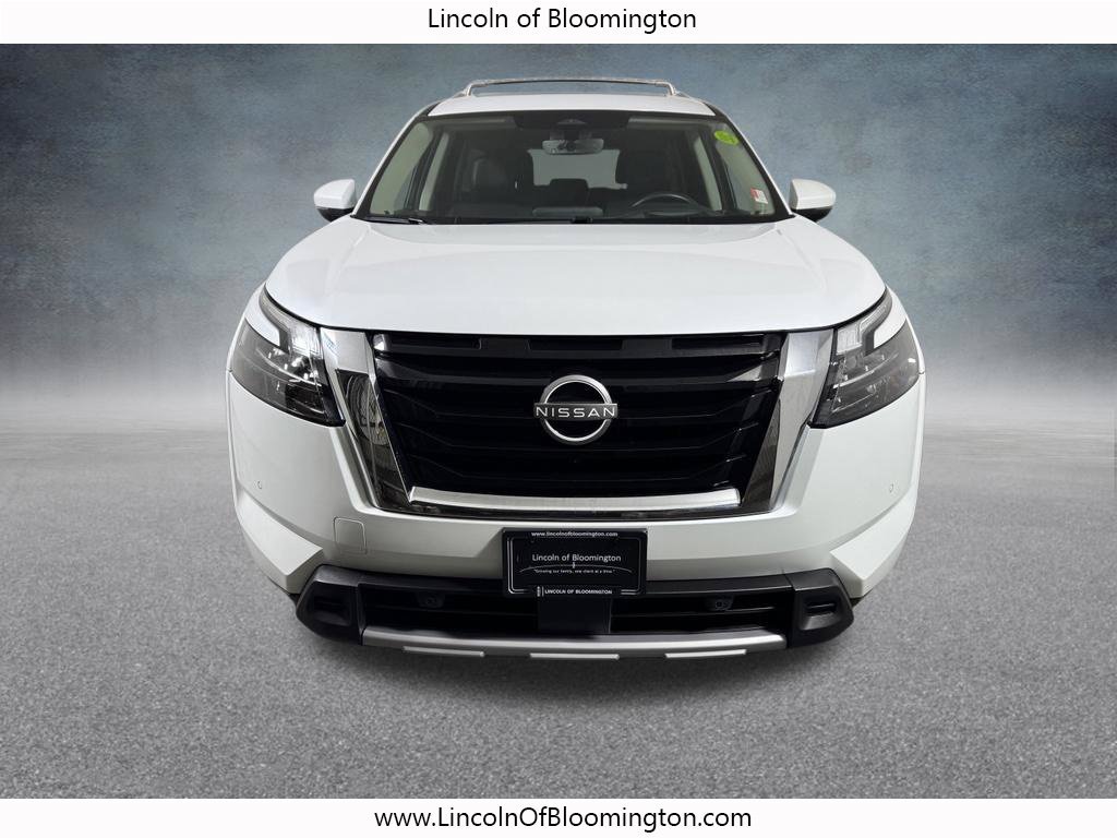 Used 2025 Nissan Pathfinder Platinum w/ Cargo Package AWD/4WD image 9