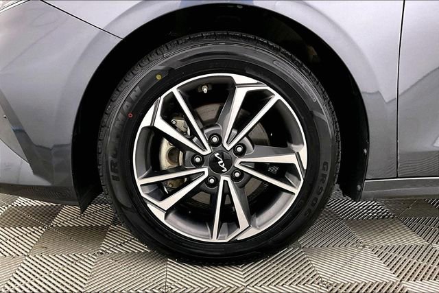 Used 2022 Kia Forte LXS image 8