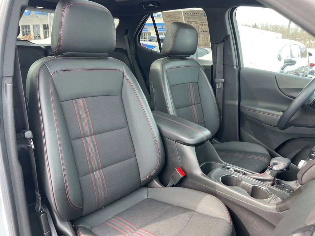 Used 2023 Chevrolet Equinox RS image 29