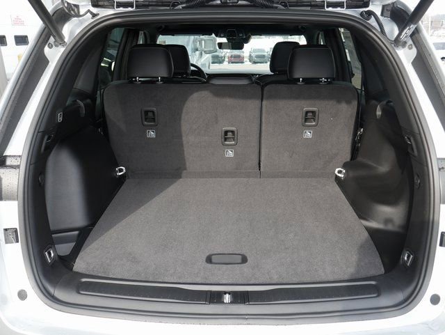 New 2025 Jeep Grand Cherokee Altitude image 9