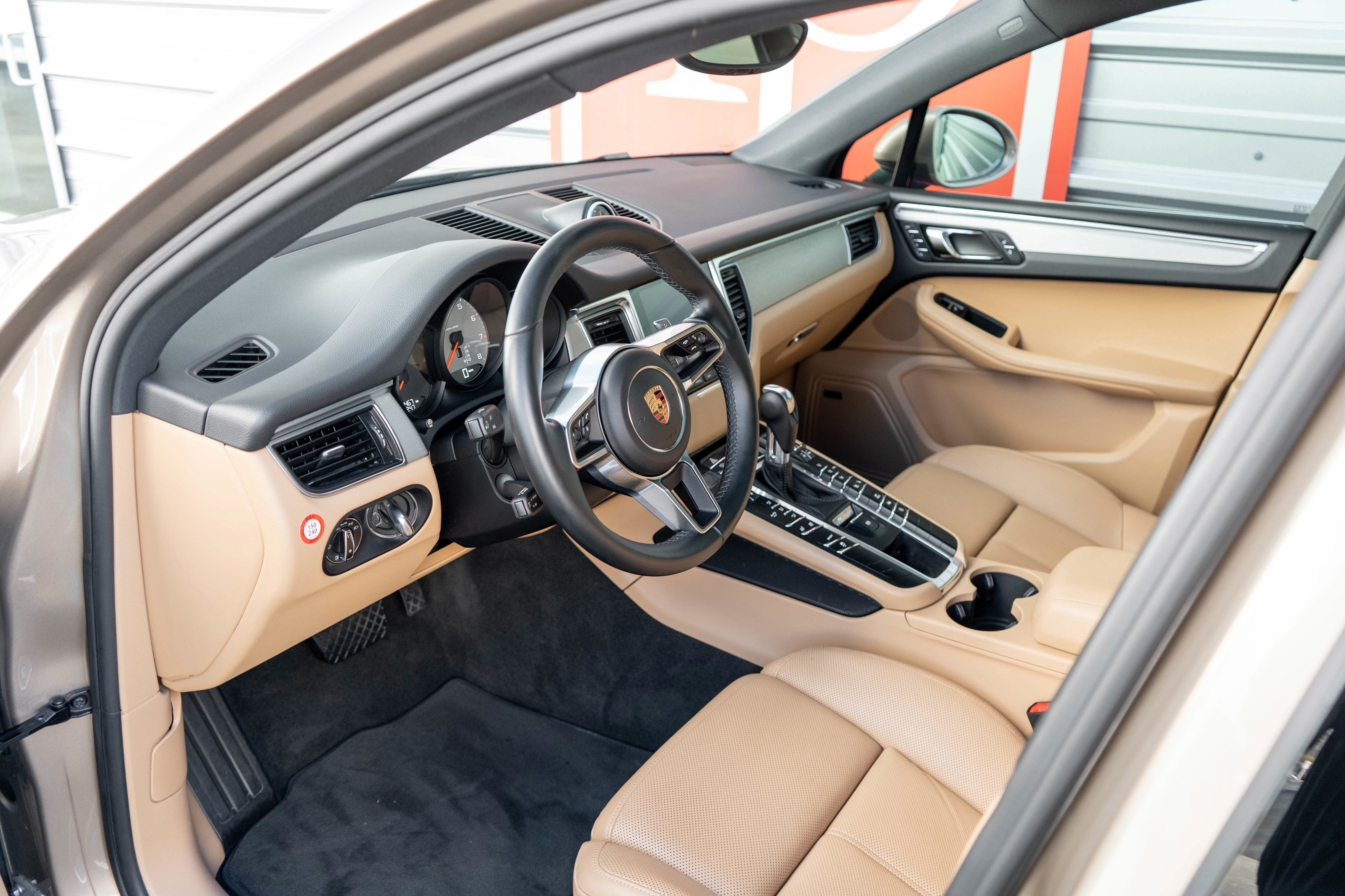 Used 2017 Porsche Macan S w/ Premium Package Plus AWD/4WD image 8