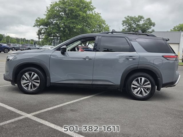Used 2022 Nissan Pathfinder SL FWD image 2