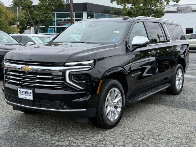 Used 2025 Chevrolet Suburban Premier AWD/4WD image 5