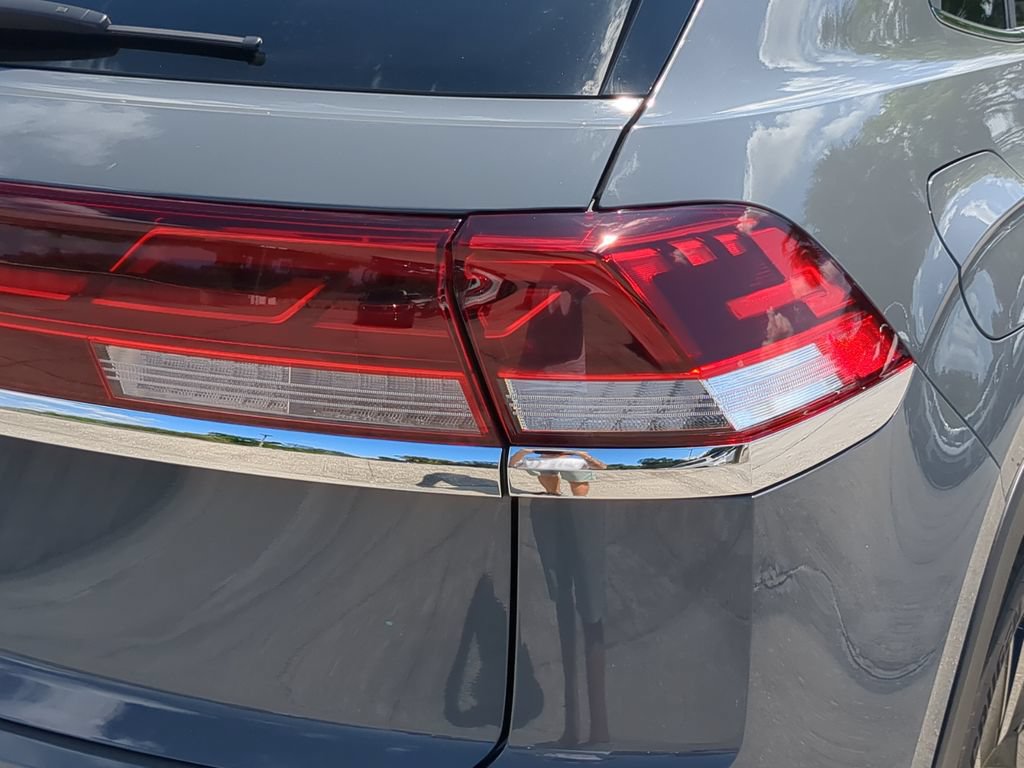 New 2026 Volkswagen Atlas Cross Sport SE FWD image 7