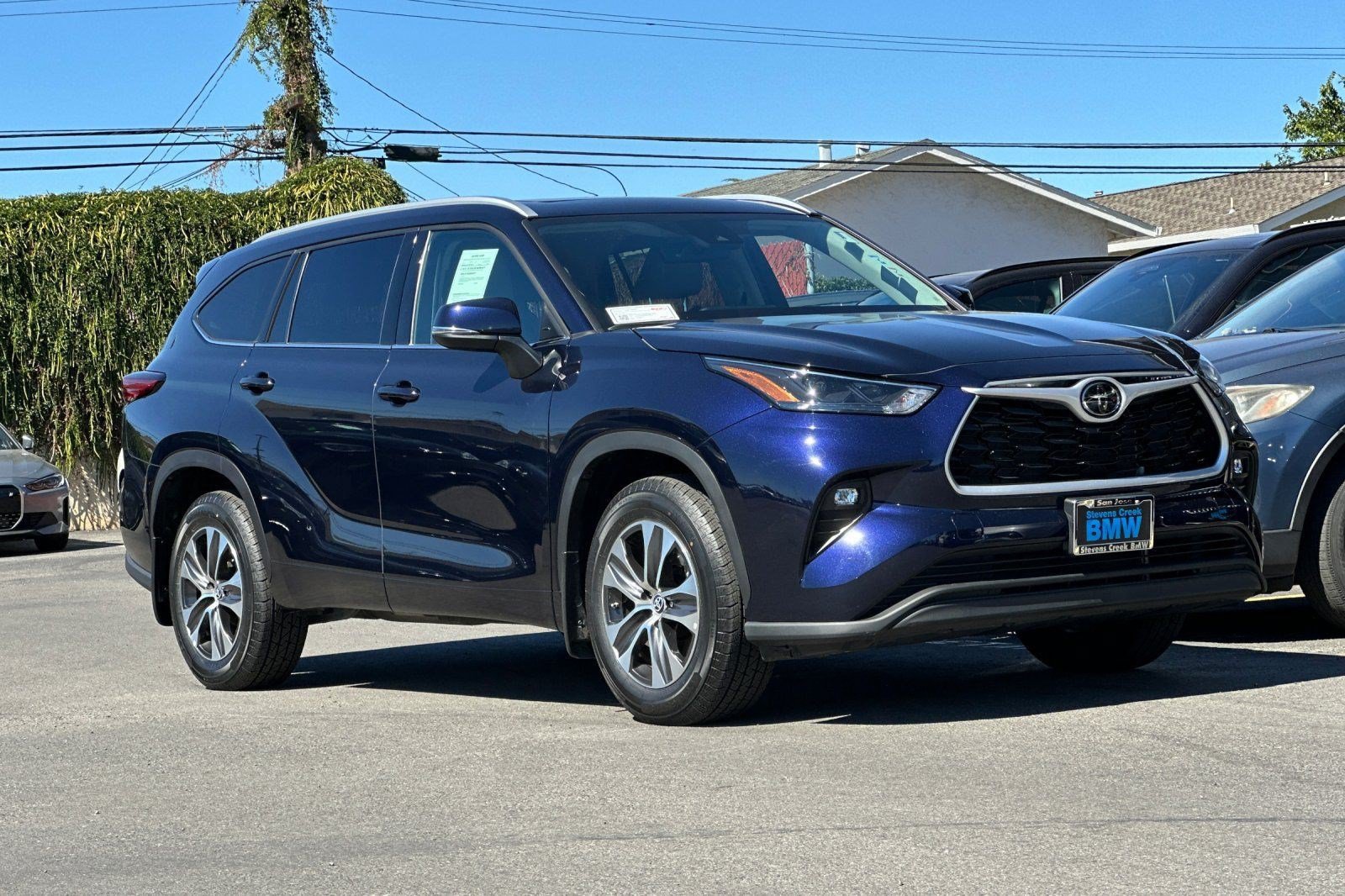 Used 2022 Toyota Highlander XLE AWD/4WD image 7