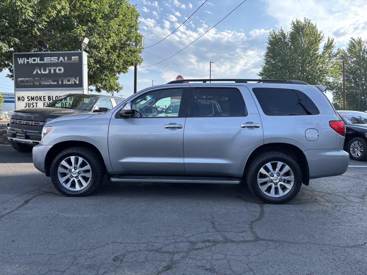 Used 2017 Toyota Sequoia Limited w/ Safety & Convenience Package AWD/4WD image 2