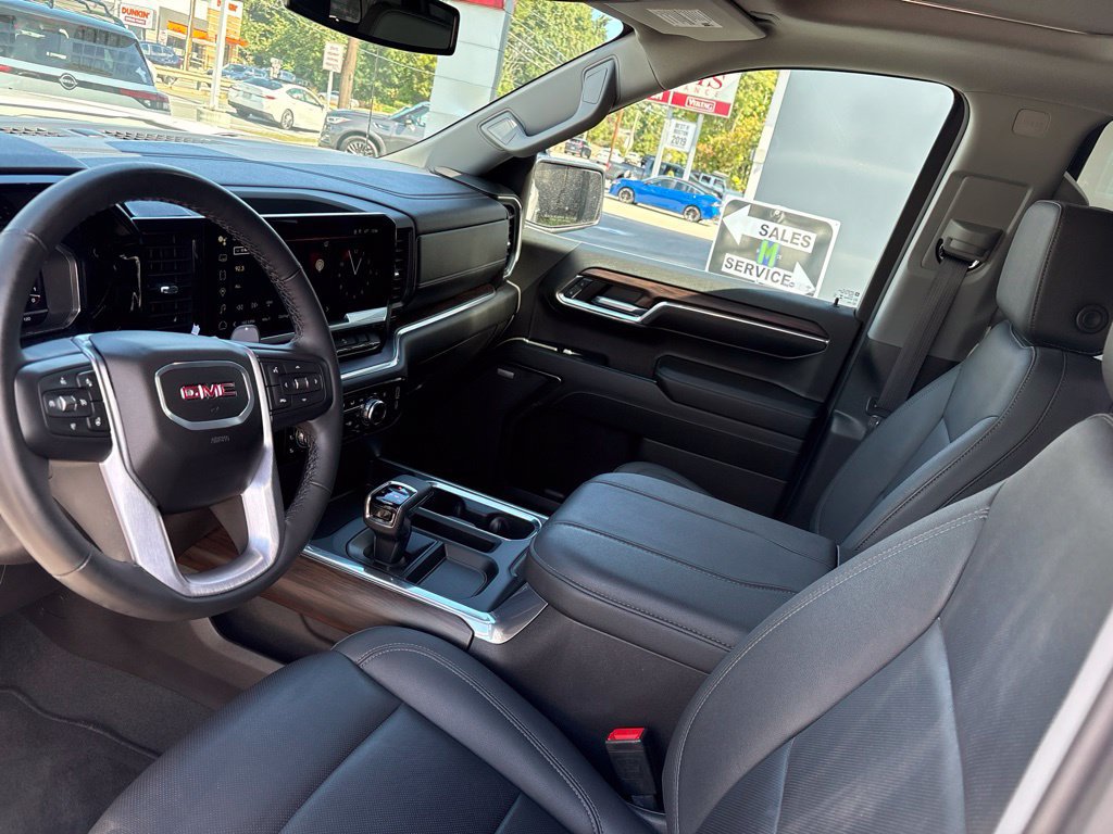 Used 2024 GMC Sierra 1500 SLT w/ SLT Convenience Package AWD/4WD image 12