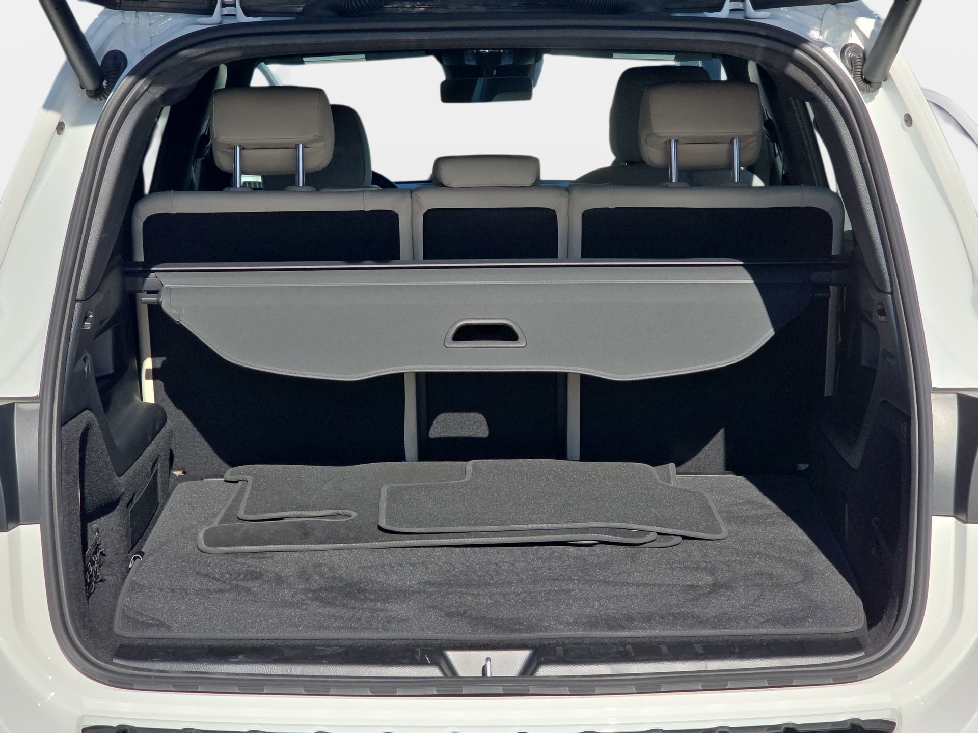 Certified 2025 Mercedes-Benz GLB 250 image 12