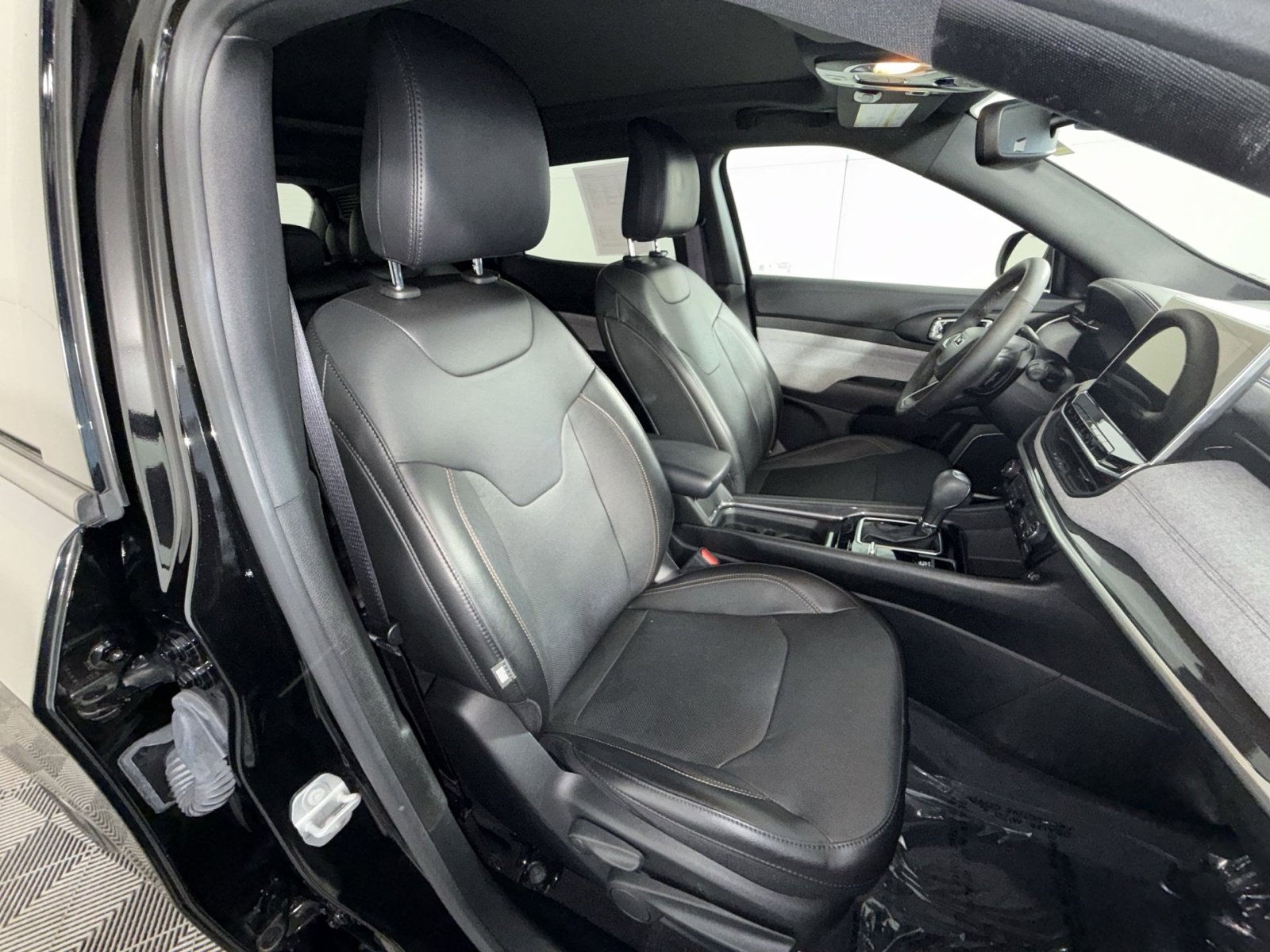 Used 2023 Jeep Compass Latitude w/ Sun and Sound Group image 26