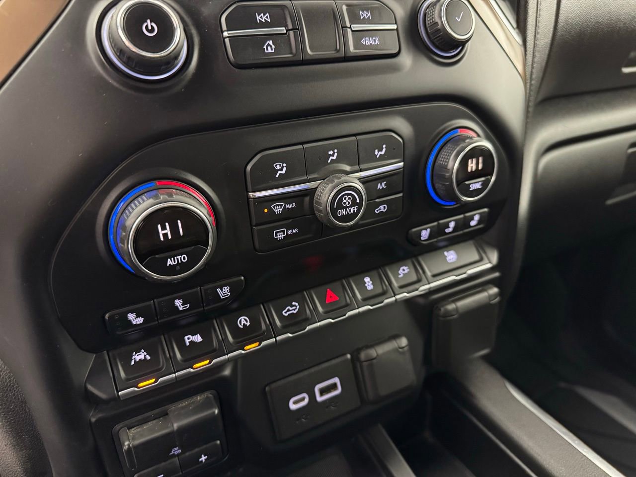 Used 2019 Chevrolet Silverado 1500 High Country image 21