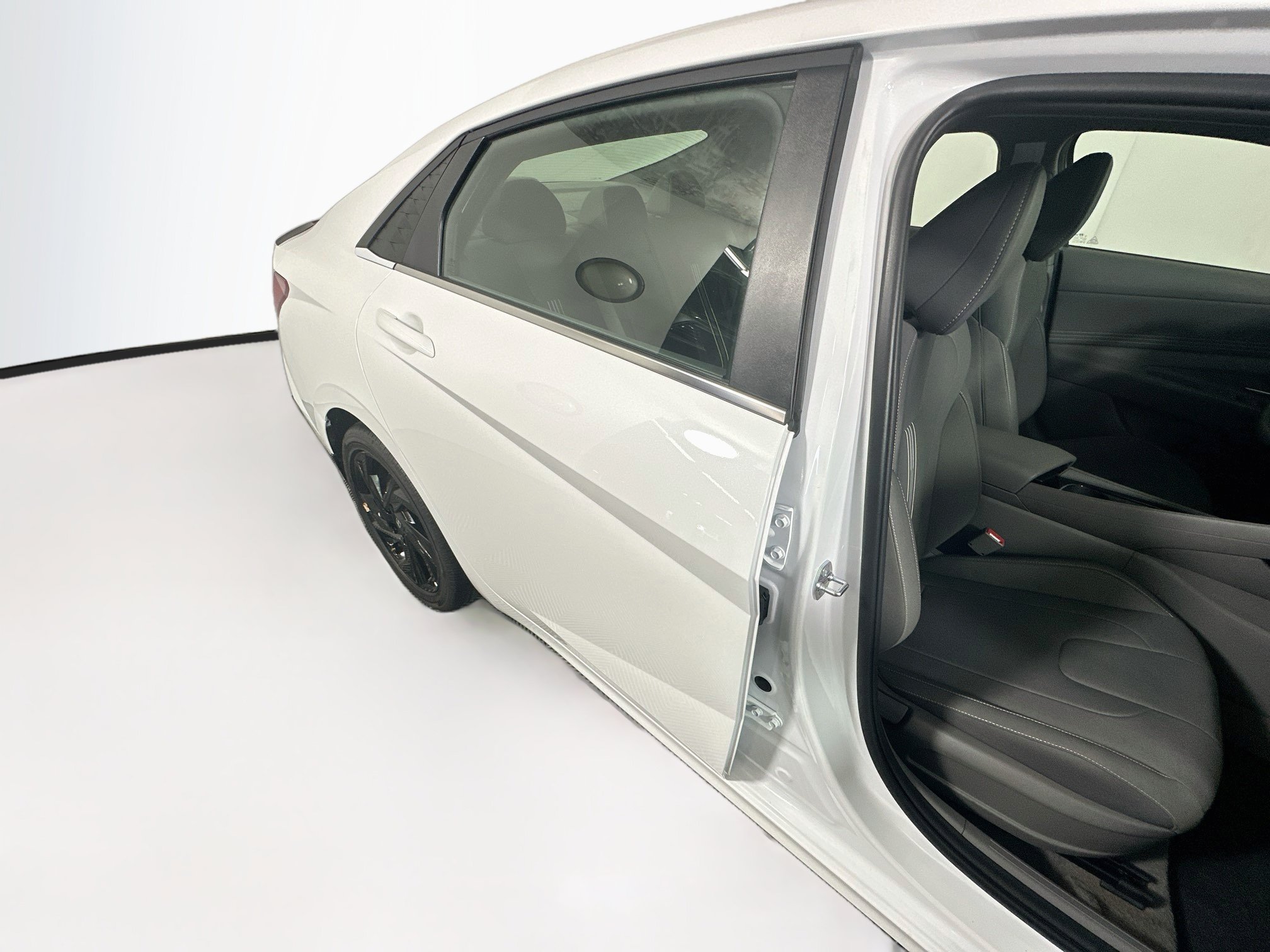 Used 2026 Hyundai Elantra SEL Sport Premium FWD image 28