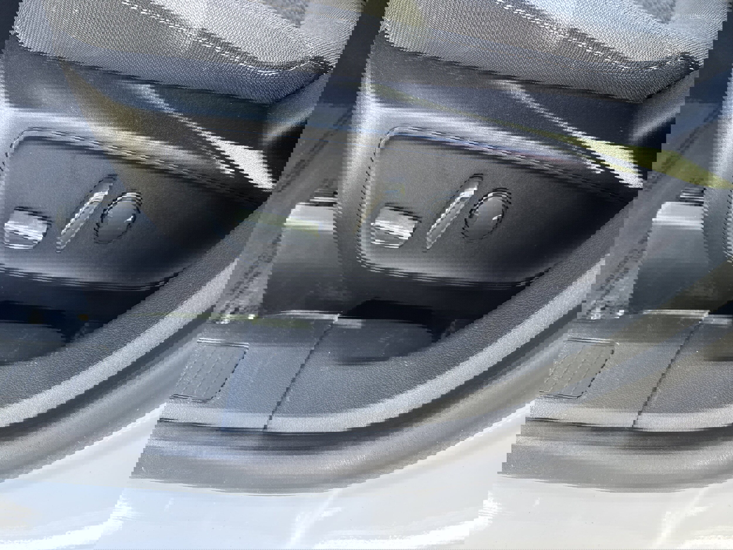 Used 2020 Ford Escape SE image 4