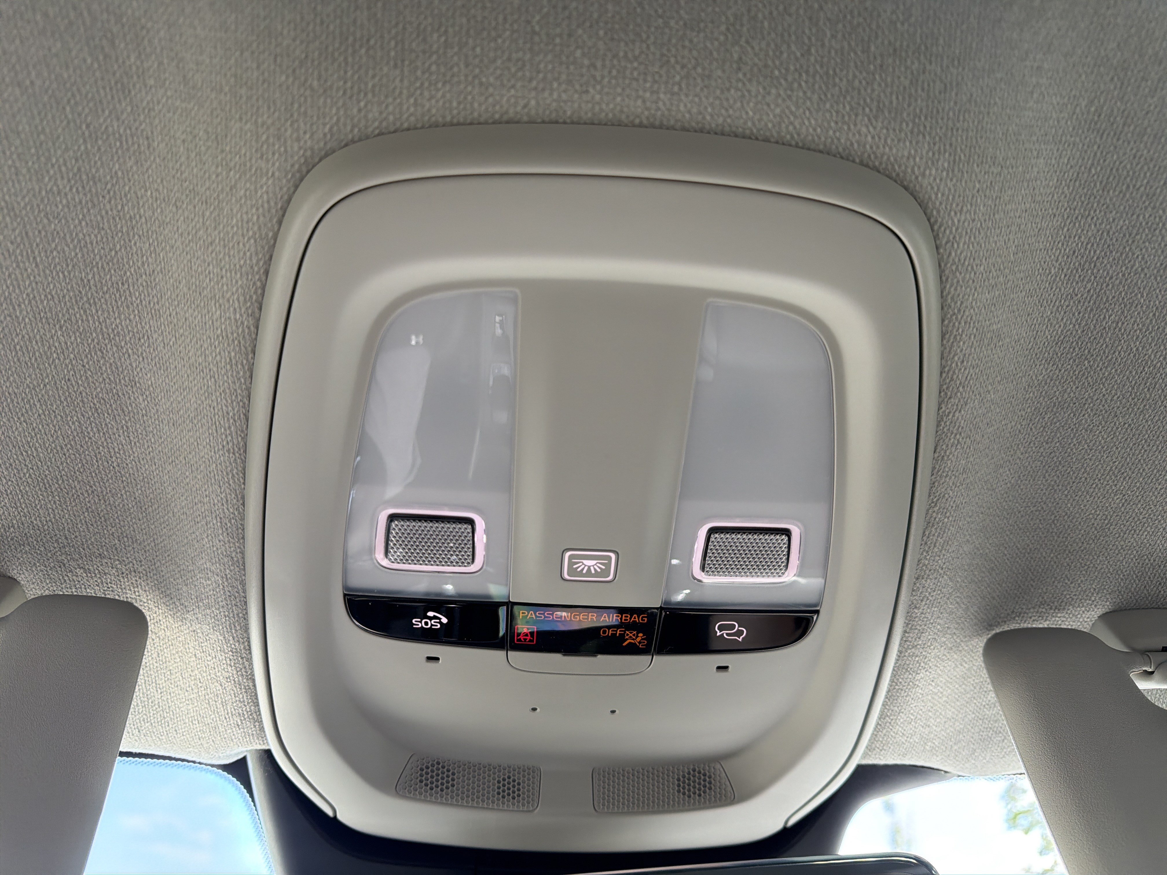 New 2026 Volvo XC40 B4 Core w/ Climate Package FWD image 32