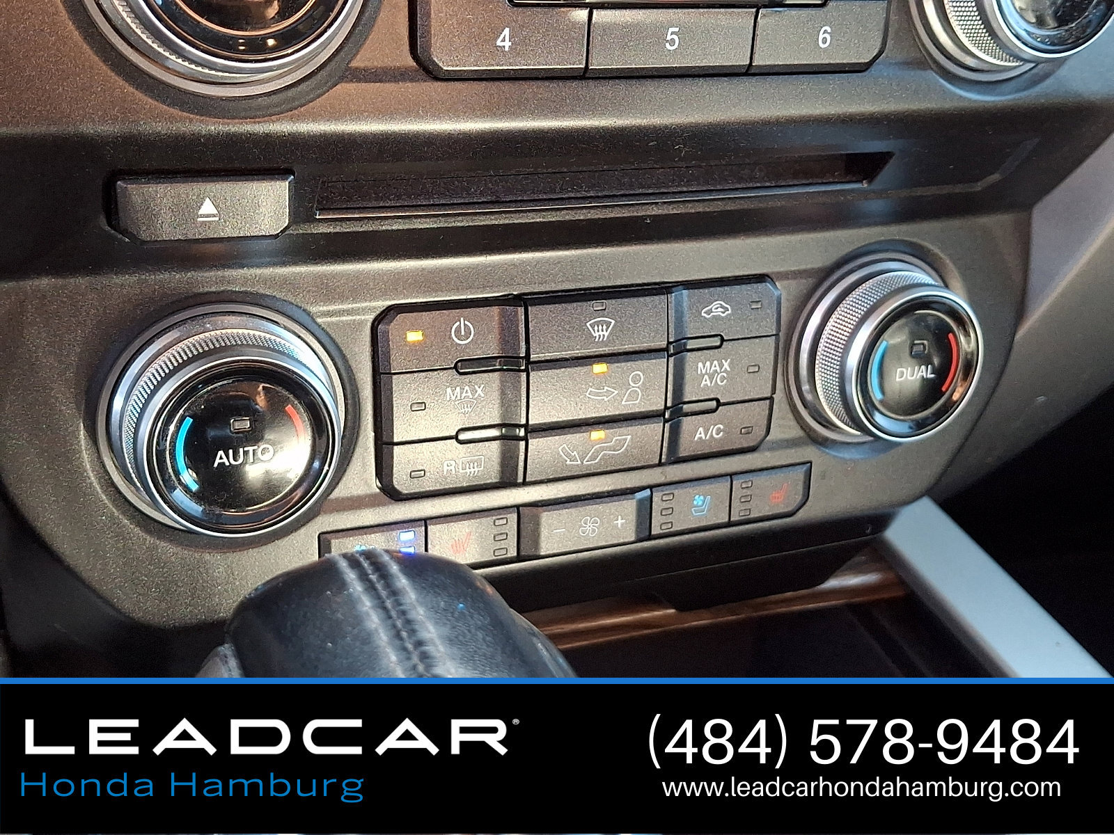 Used 2018 Ford F150 Lariat w/ Equipment Group 502A Luxury AWD/4WD image 17
