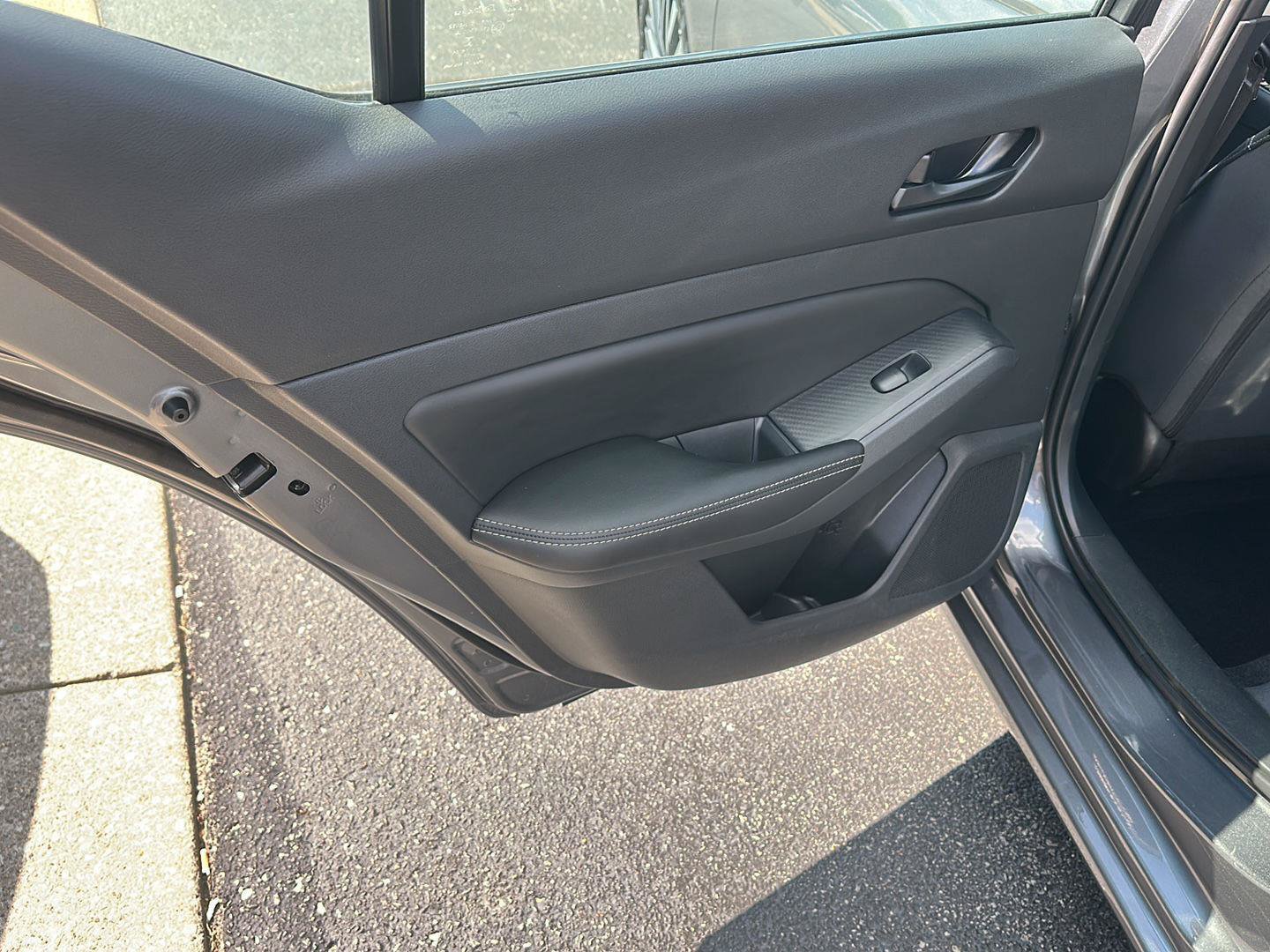 Used 2025 Nissan Altima 2.5 SV FWD image 15