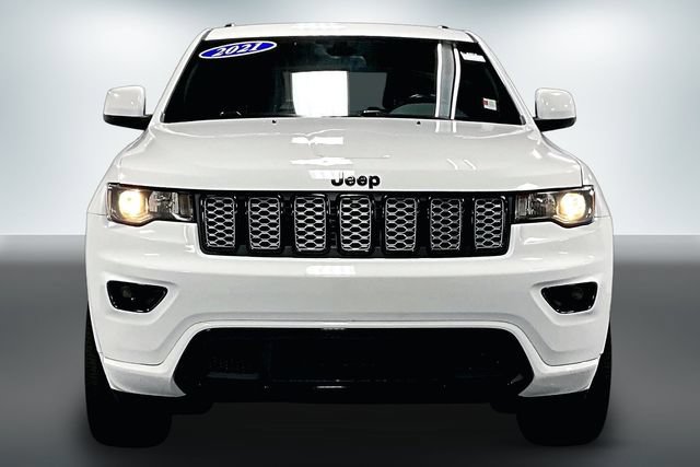 Used 2021 Jeep Grand Cherokee Laredo X AWD/4WD image 2