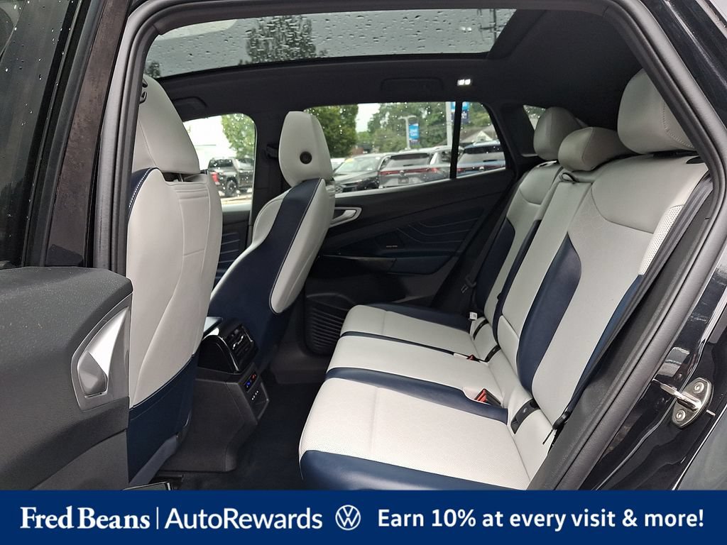 Certified 2025 Volkswagen ID.4 Pro S Plus AWD/4WD image 14
