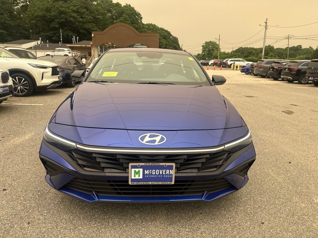 Used 2025 Hyundai Elantra Sport FWD image 8