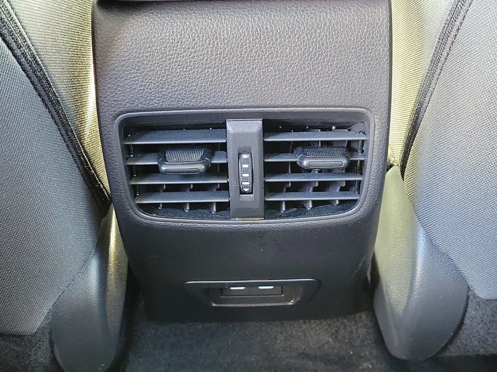 Used 2025 Toyota Corolla Cross LE w/ Moonroof Package FWD image 12