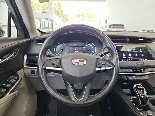 Used 2022 Cadillac XT4 Premium Luxury w/ Enhanced Visibility Package FWD image 11