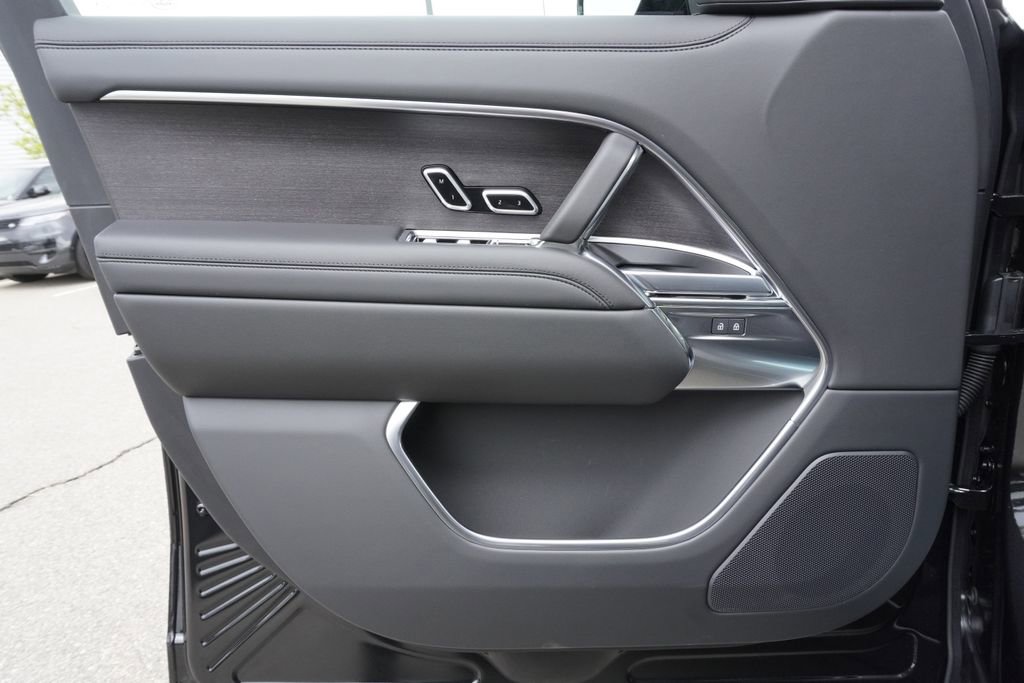 New 2026 Land Rover Range Rover SE AWD/4WD image 17