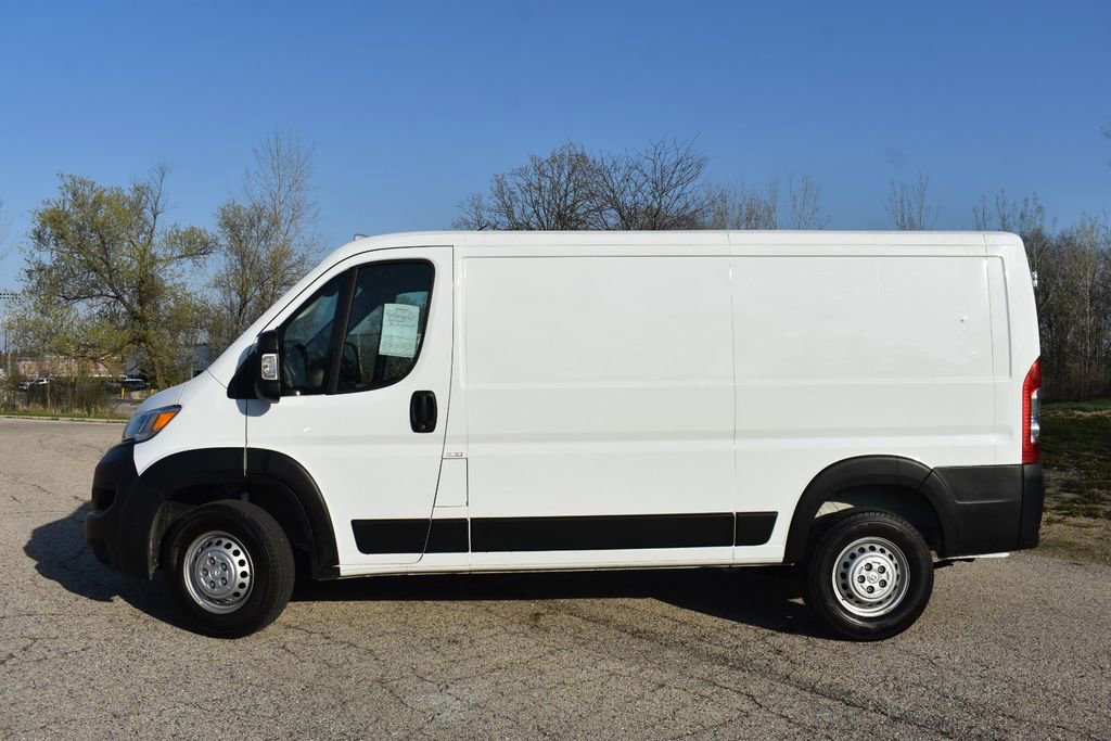 Used 2025 RAM ProMaster 2500 w/ Convenience Group FWD image 3