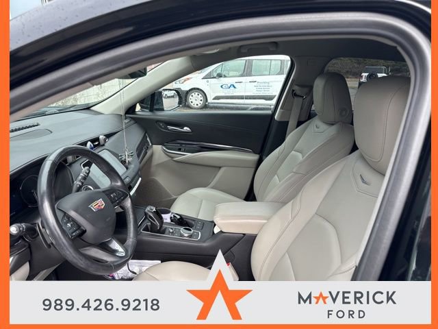 Used 2019 Cadillac XT4 Luxury w/ Cold Weather Package image 7