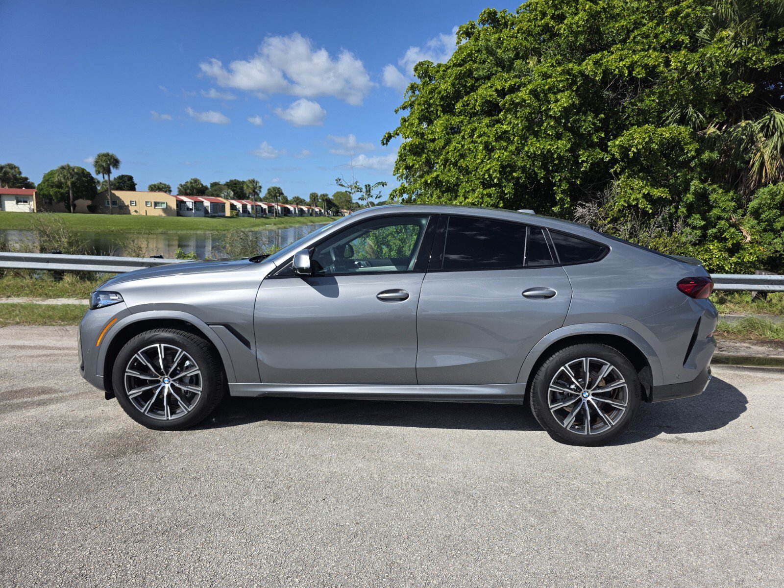 Used 2025 BMW X6 xDrive40i AWD/4WD image 7