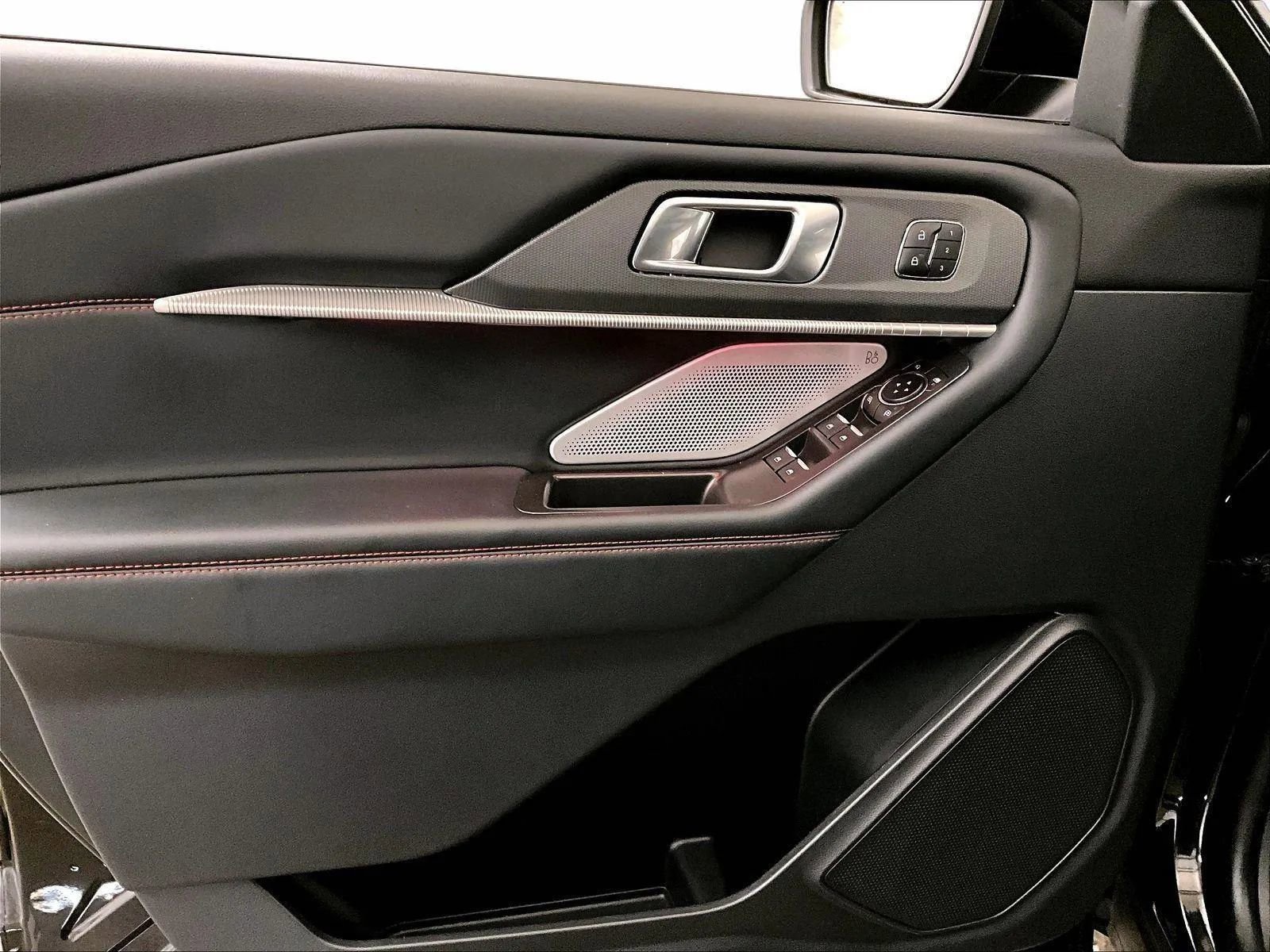 Used 2025 Ford Explorer ST AWD/4WD image 22