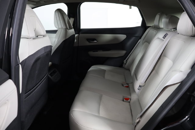 Used 2023 Nissan Ariya AWD image 14