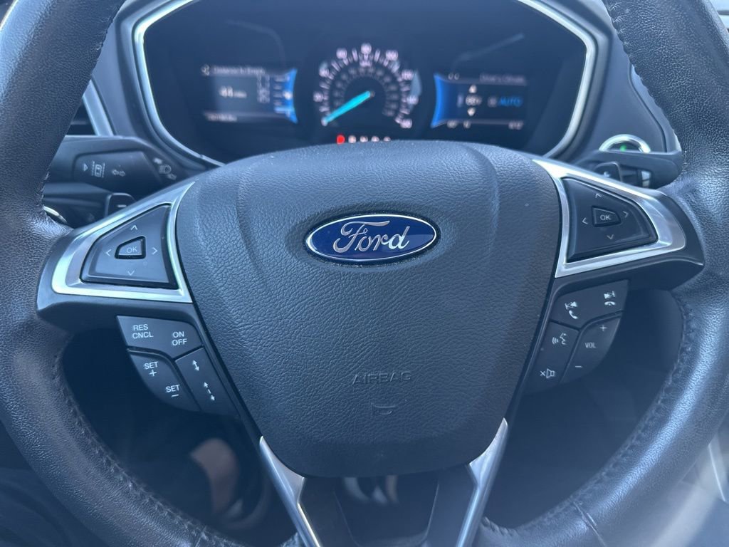 Used 2016 Ford Fusion Titanium image 11