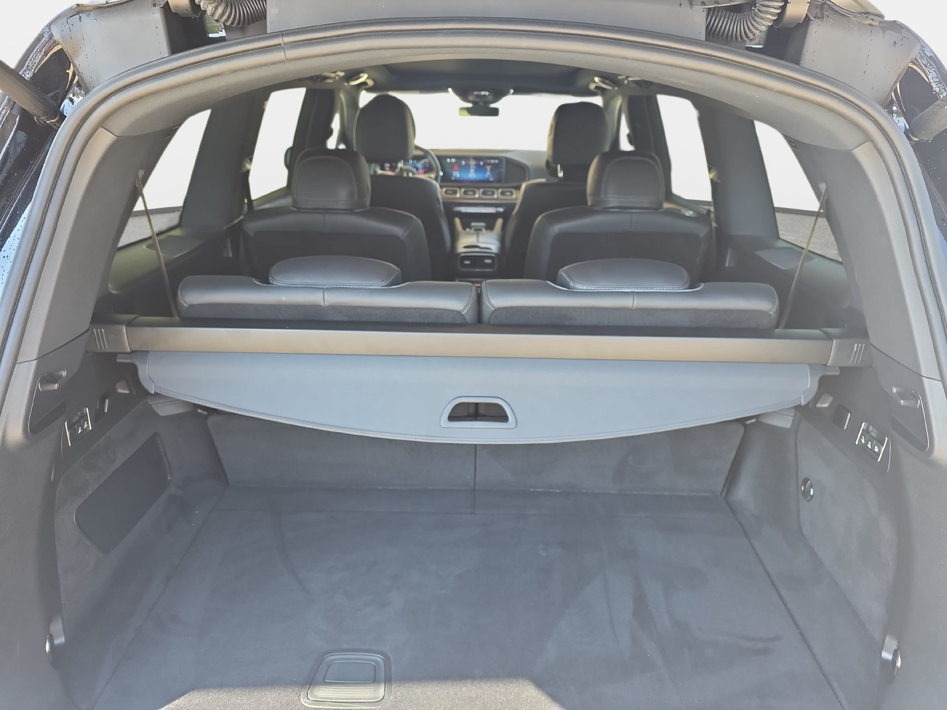 Used 2025 Mercedes-Benz GLS 580 4MATIC image 12