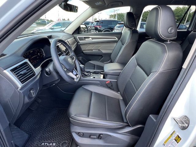 Used 2023 Volkswagen Atlas SE image 11