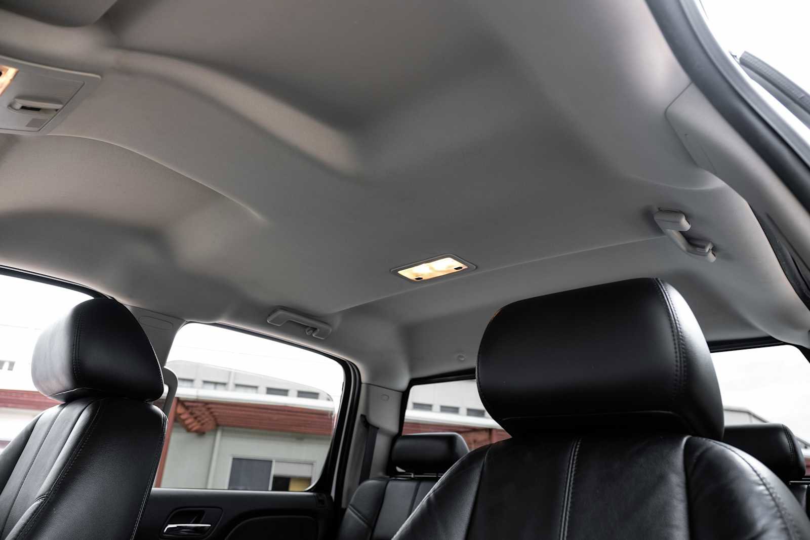 Used 2010 GMC Sierra 3500 SLT w/ SLT Convenience Package image 29