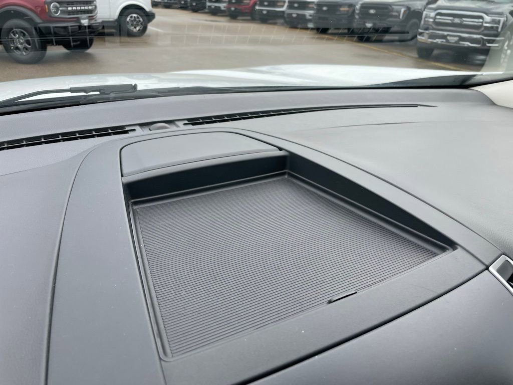 Used 2023 Ford Edge SEL image 49