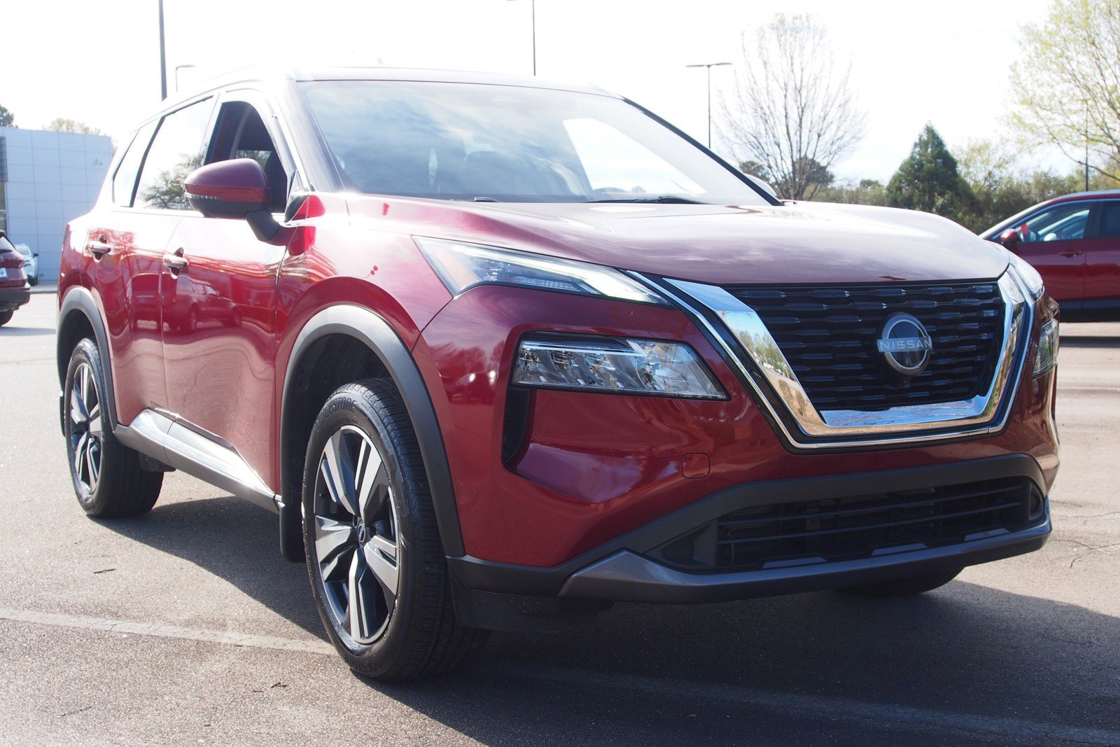 Used 2023 Nissan Rogue SL FWD image 1