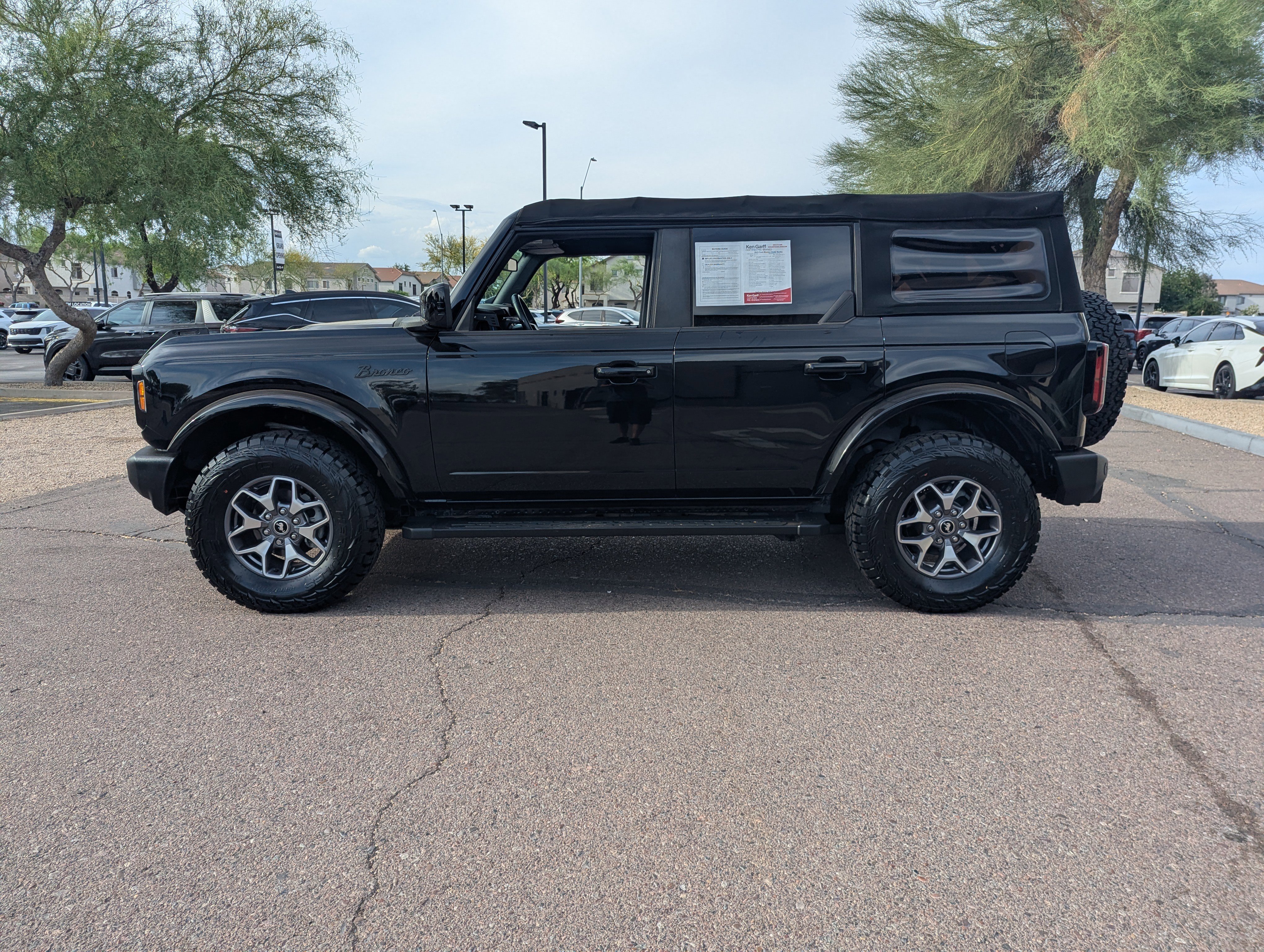 Used 2023 Ford Bronco Outer Banks image 5