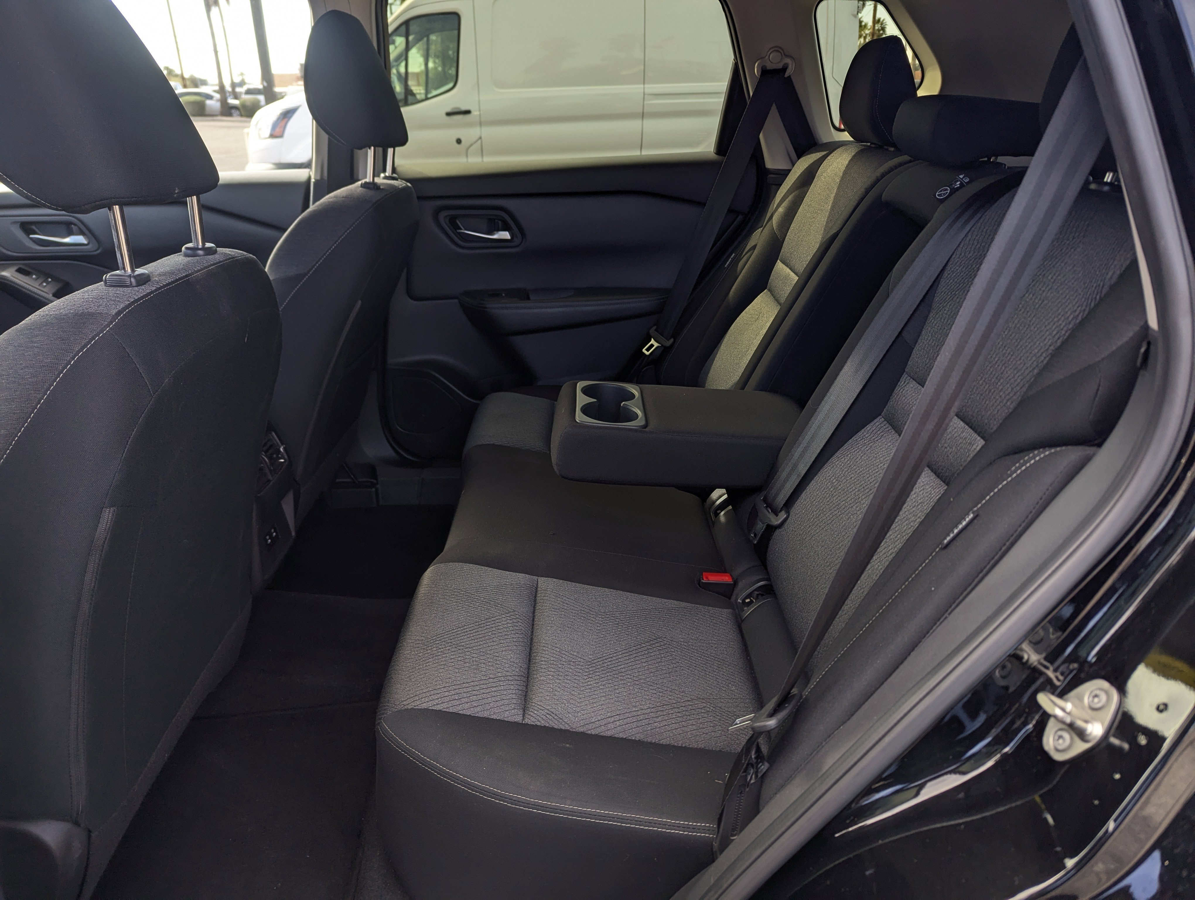 Used 2024 Nissan Rogue SV image 8