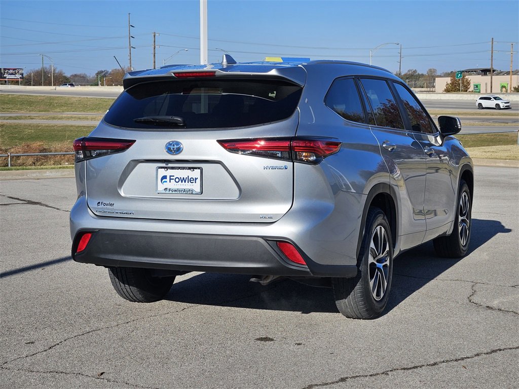 Certified 2023 Toyota Highlander XLE image 5