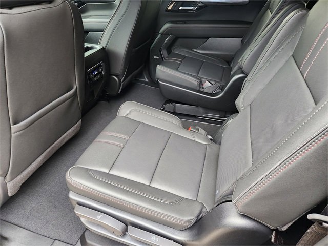 Used 2026 Chevrolet Suburban RST w/ Comfort Package RWD image 32
