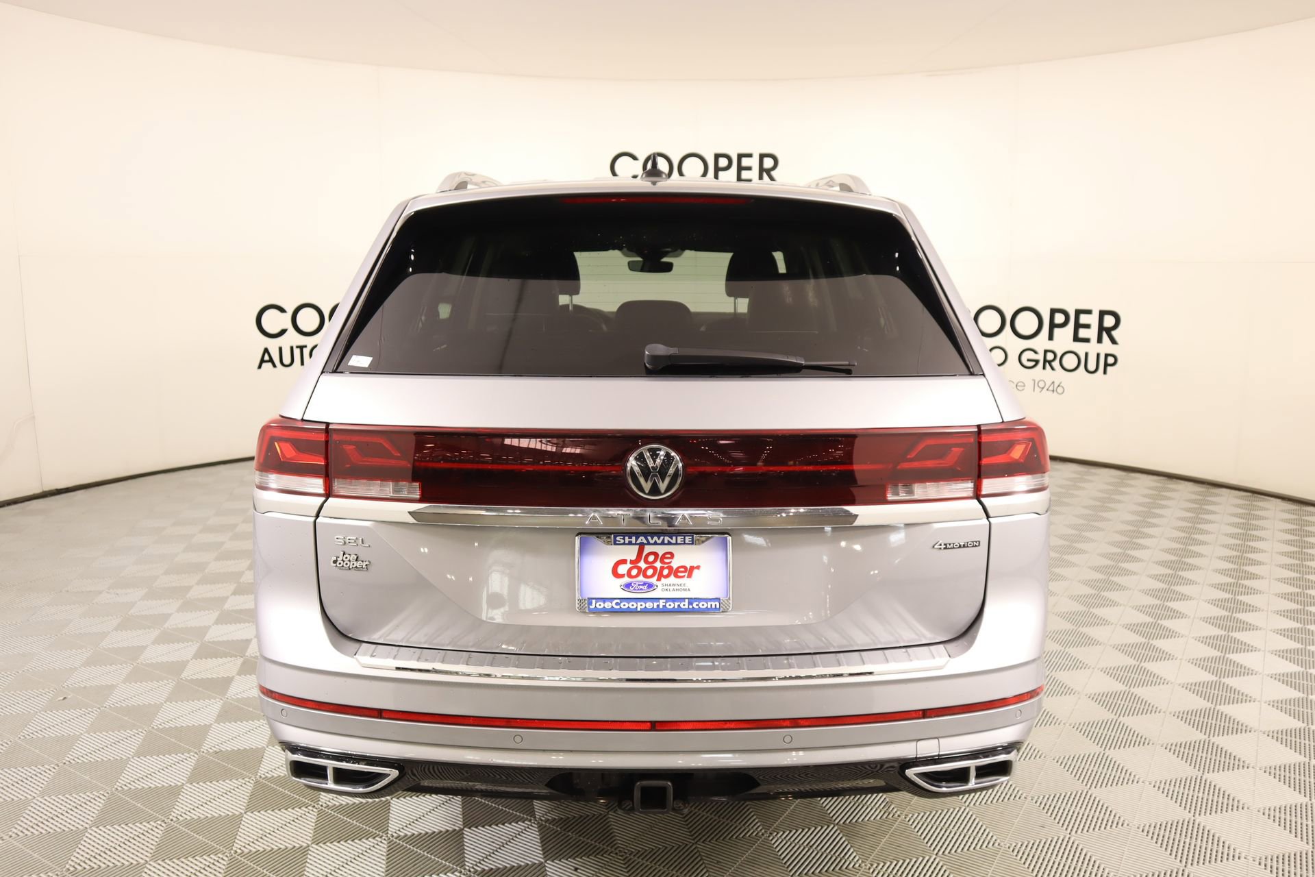 Used 2024 Volkswagen Atlas SEL Premium R-Line image 23