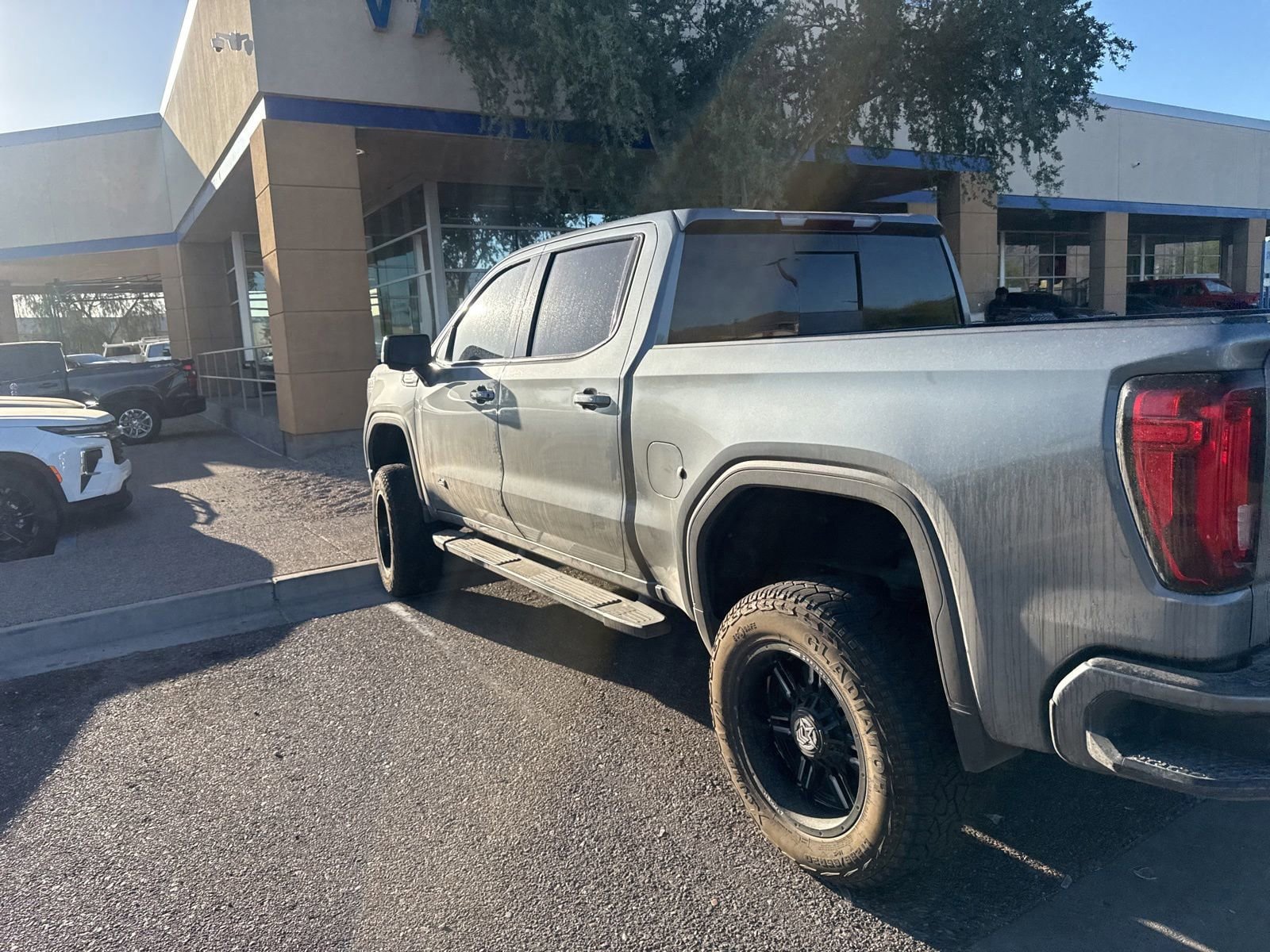 Used 2020 GMC Sierra 1500 AT4 w/ AT4 Premium Package AWD/4WD image 3
