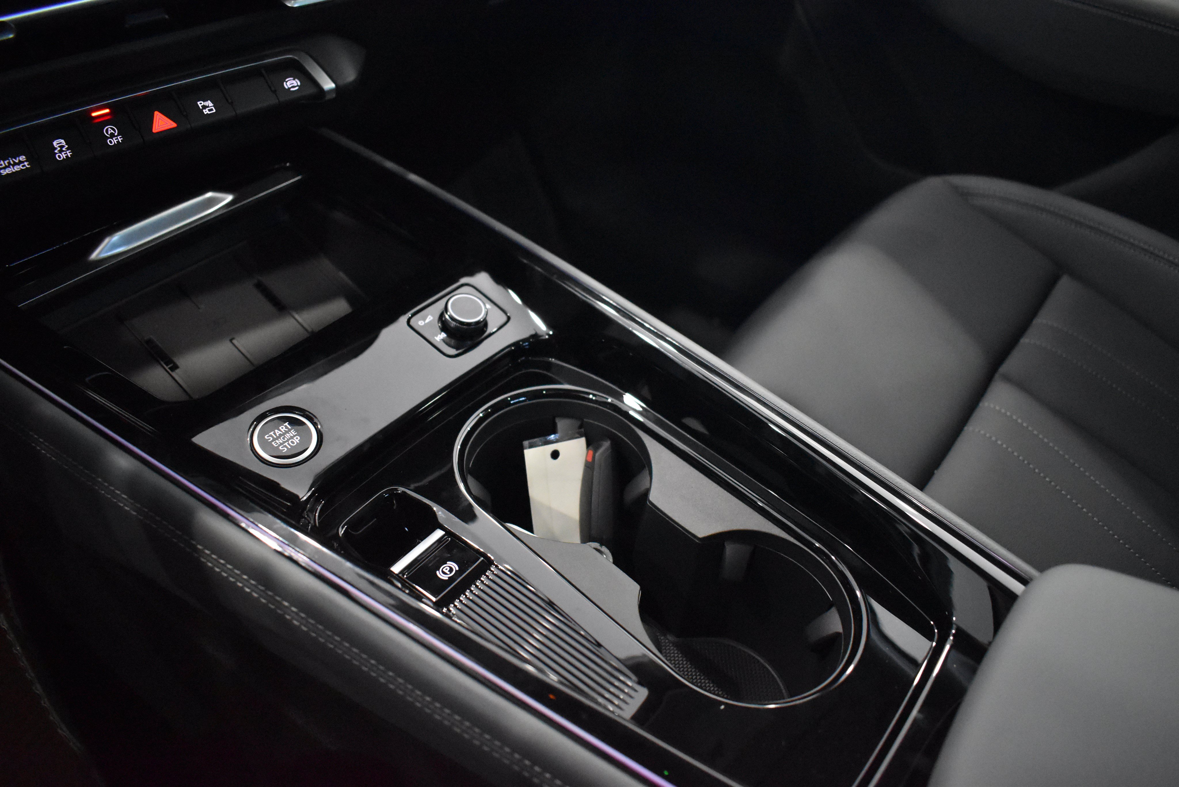 New 2026 Audi Q3 quattro 2.0T AWD/4WD image 14