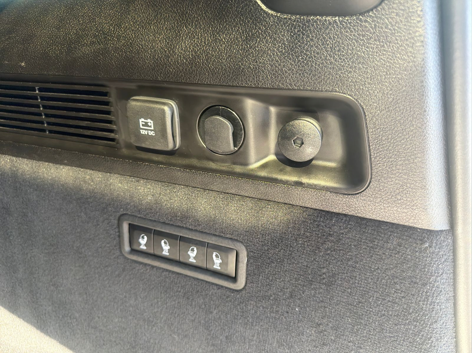 Used 2024 Jeep Grand Wagoneer Series III AWD/4WD image 11