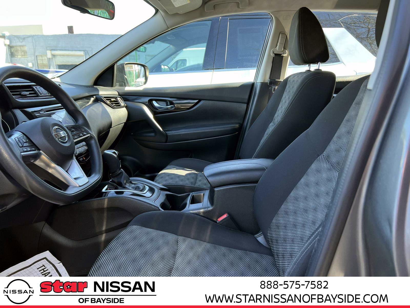 Used 2017 Nissan Rogue Sport SV AWD/4WD image 16