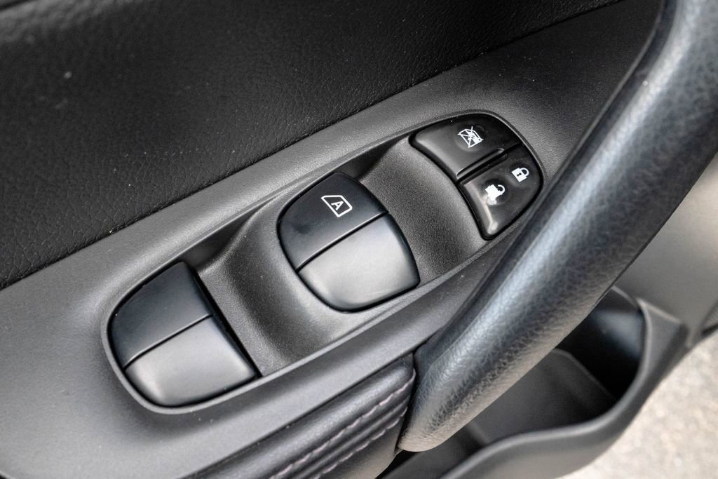 Used 2020 Nissan Rogue Sport SL image 19