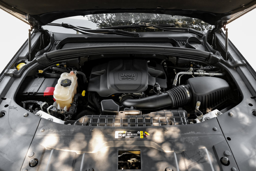 Used 2023 Jeep Grand Cherokee L Overland AWD/4WD image 7