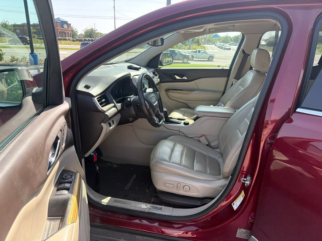 Used 2017 GMC Acadia Denali w/ Technology Package AWD/4WD image 6