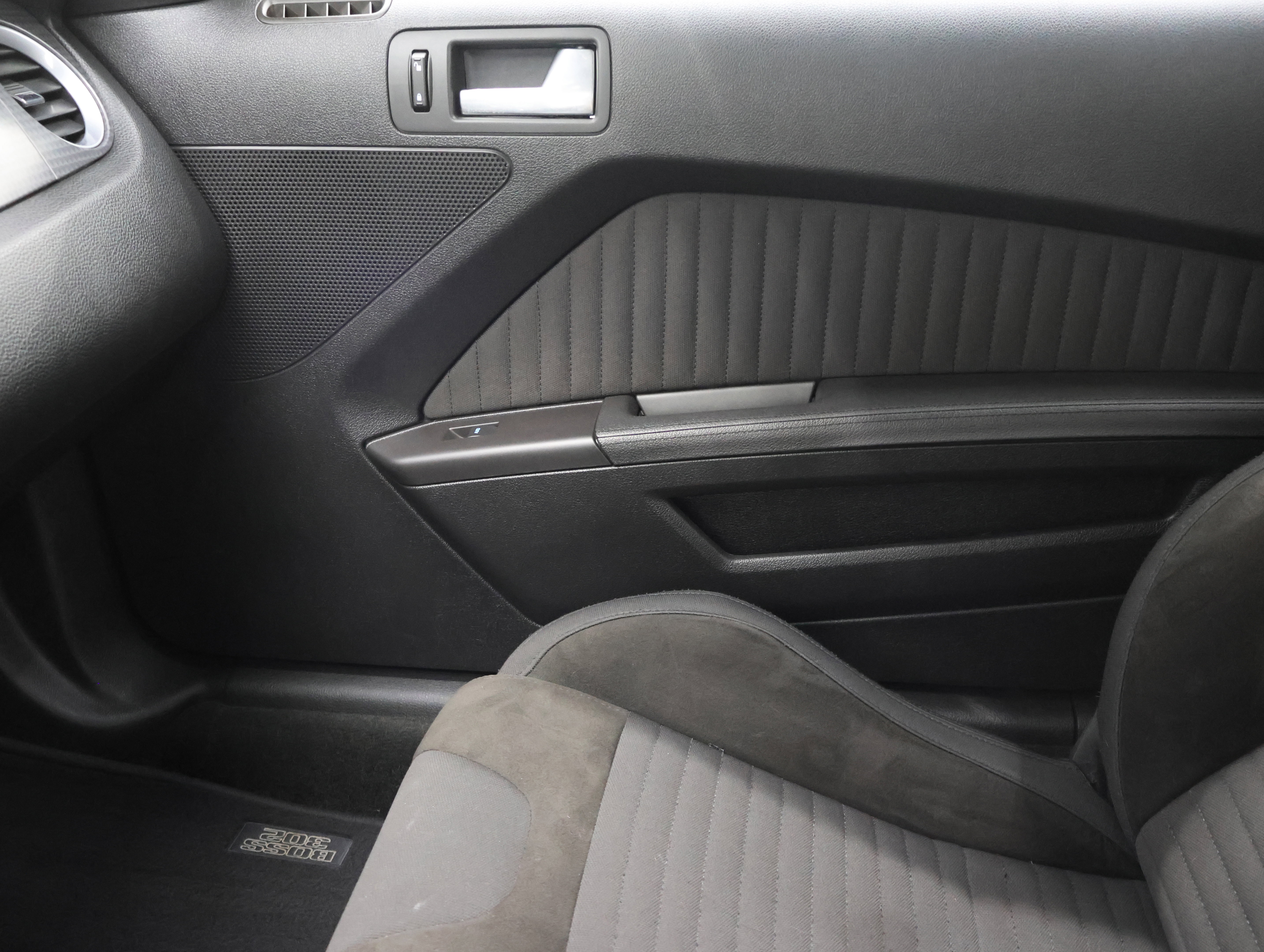 Used 2012 Ford Mustang Boss 302 RWD image 13