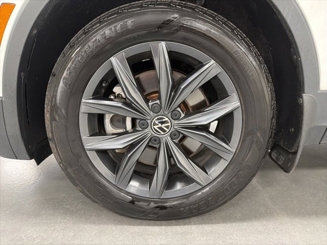 Used 2023 Volkswagen Tiguan SE image 8